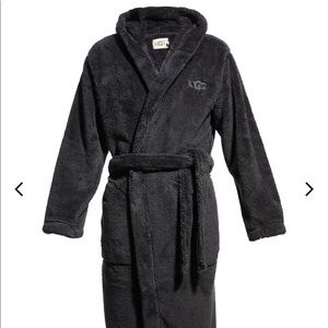 UGG "Beckett" robe new